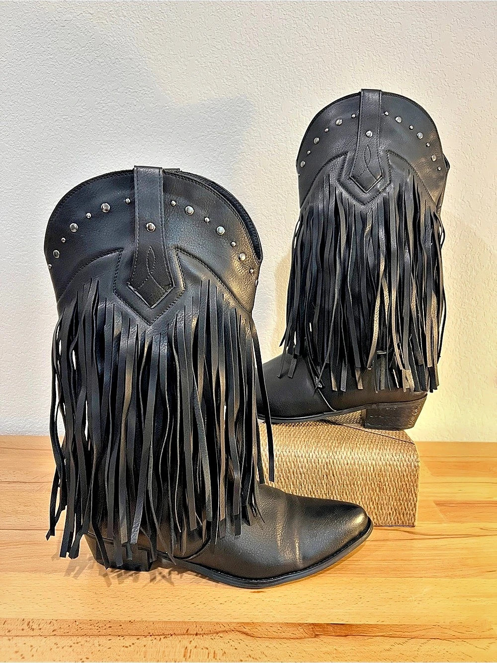 Black Fringe Pointed-Toe Heeled Western Boots EU 42